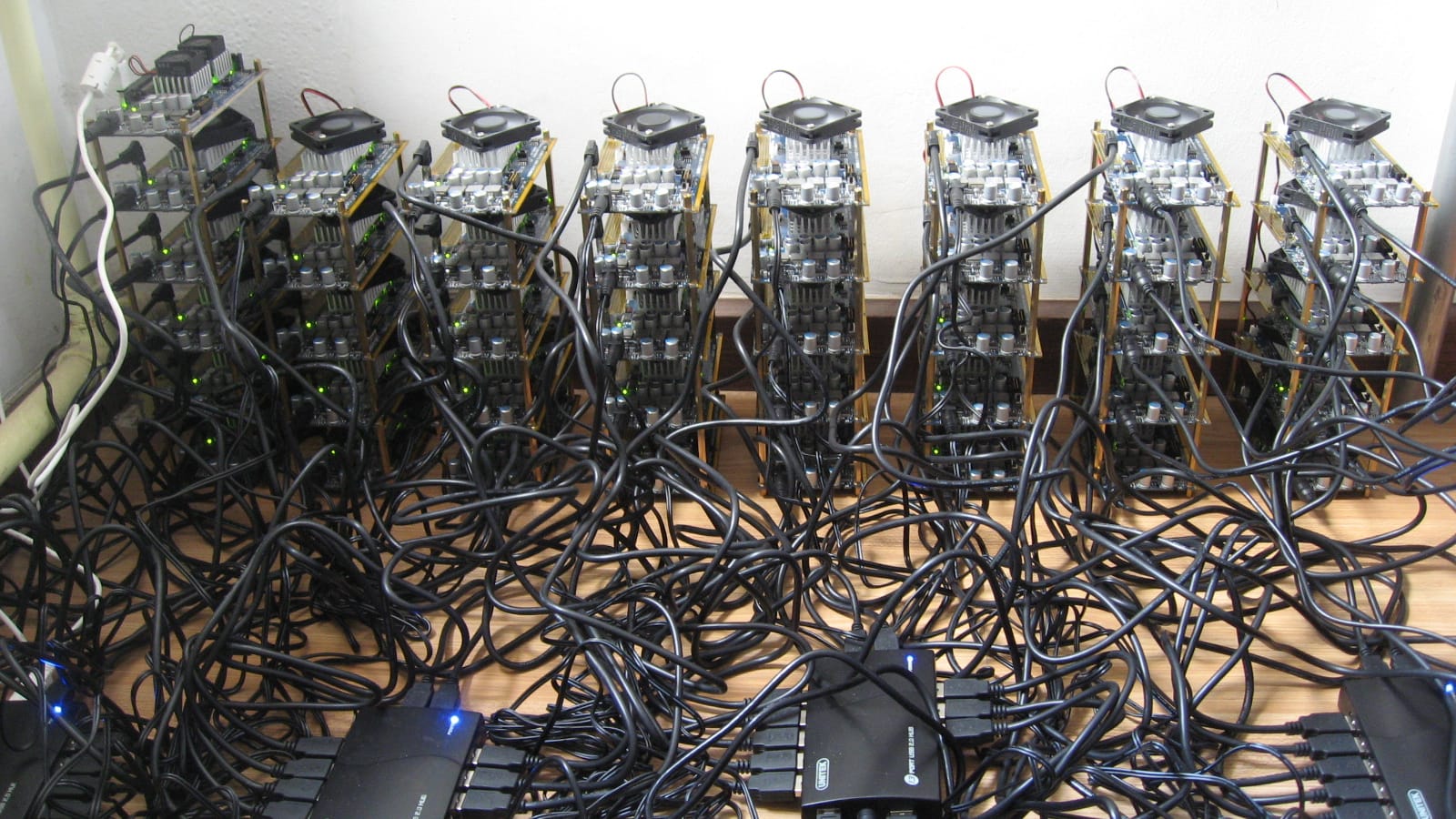 Icarus bitcoin mining rig