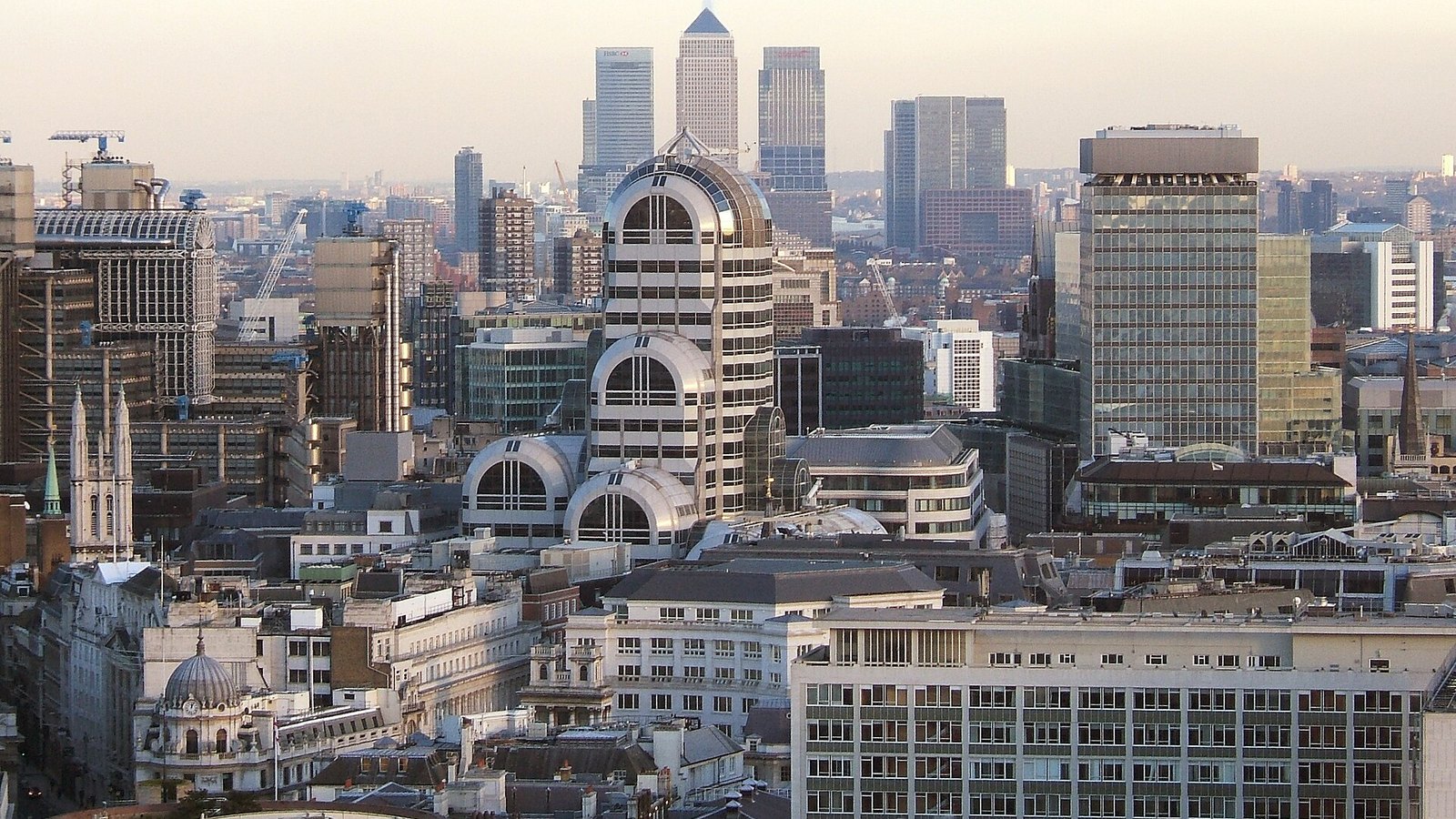 London financial district skyline, including Canary Wharf
